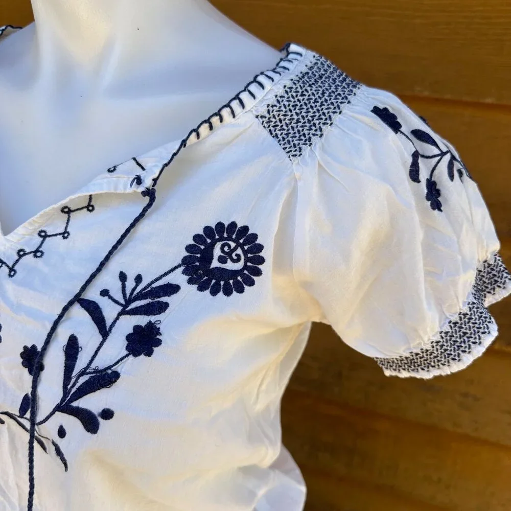 Francesca’s White With Blue Floral Embroidery Shirt Size S - Picture 5 of 10